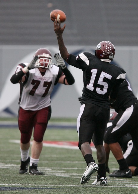 曼聯官宣球隊與烏拉圭前鋒卡瓦尼續約至2022年.